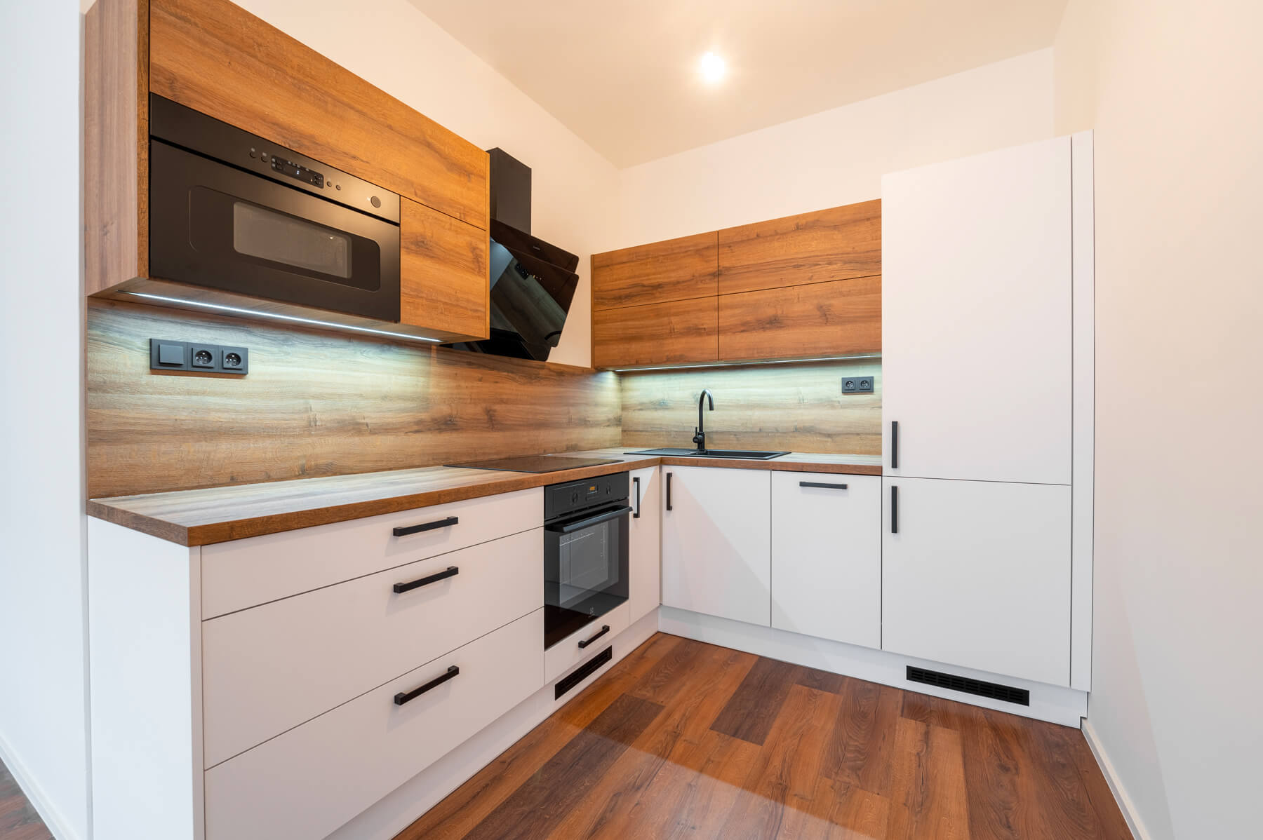 Bespoke kitchen - Oak Hamilton