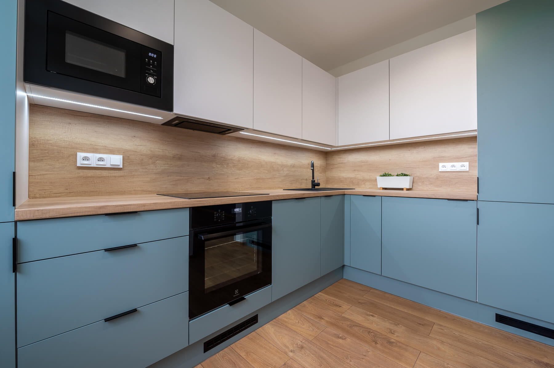 Bespoke kitchen - Oak Hamilton