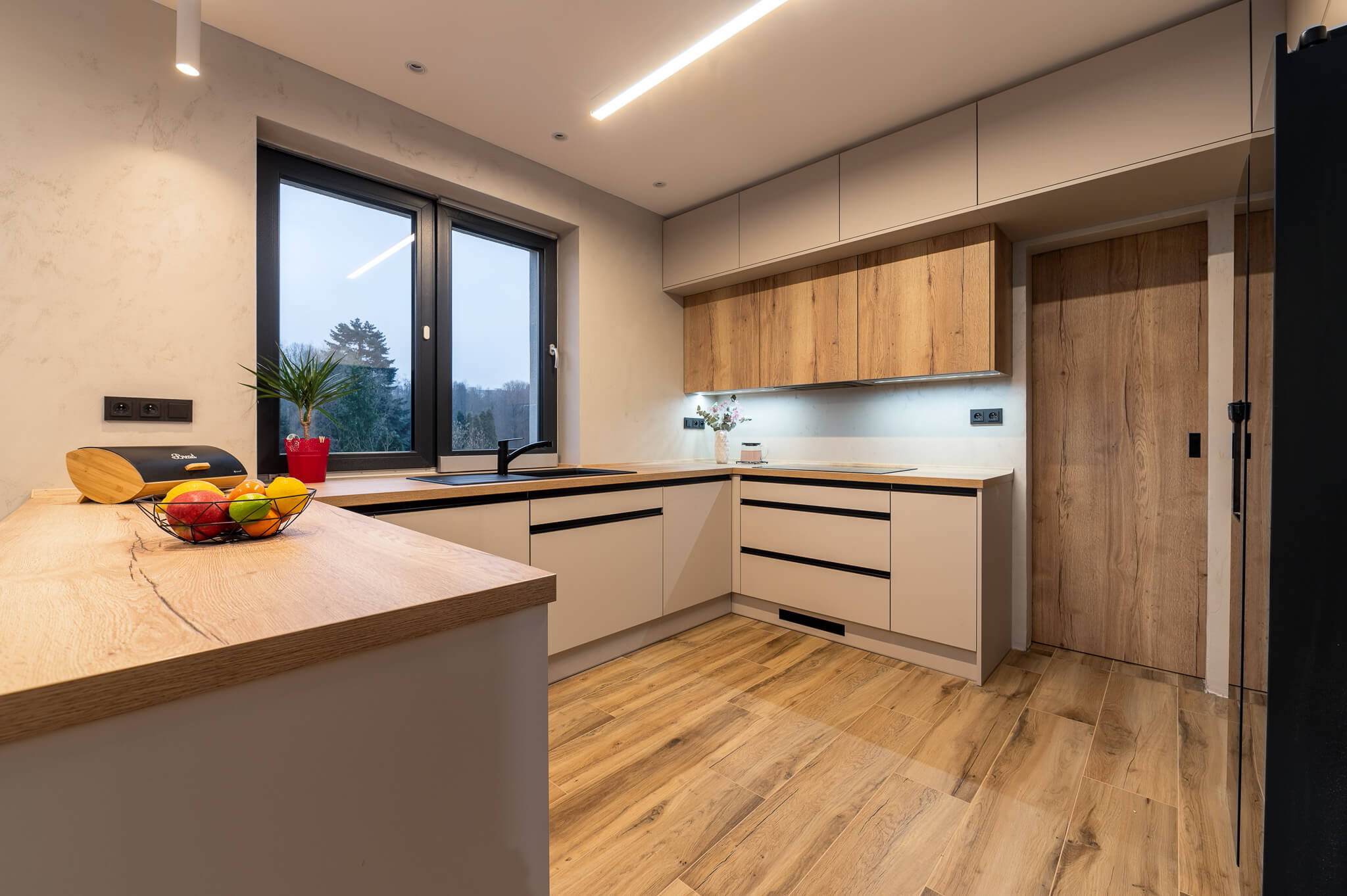 Bespoke kitchen - Oak Hamilton